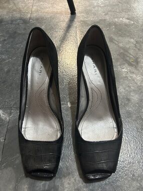 Tahari Black Croc Peep-Toe Heels